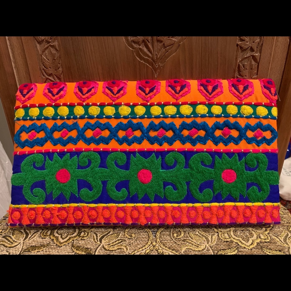Multicolor purse/clutch